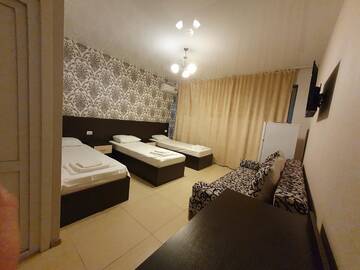 Семейный номер с балконом в Гостинице Guest House Elif